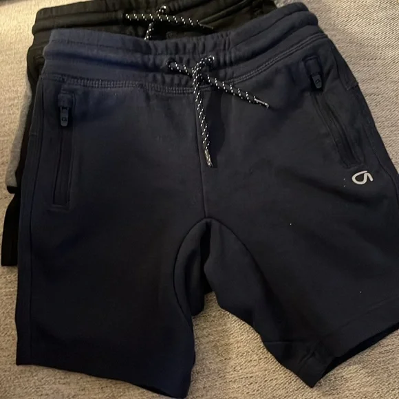 GapTech, toddler shorts. Size 3T - Picture 3 of 3